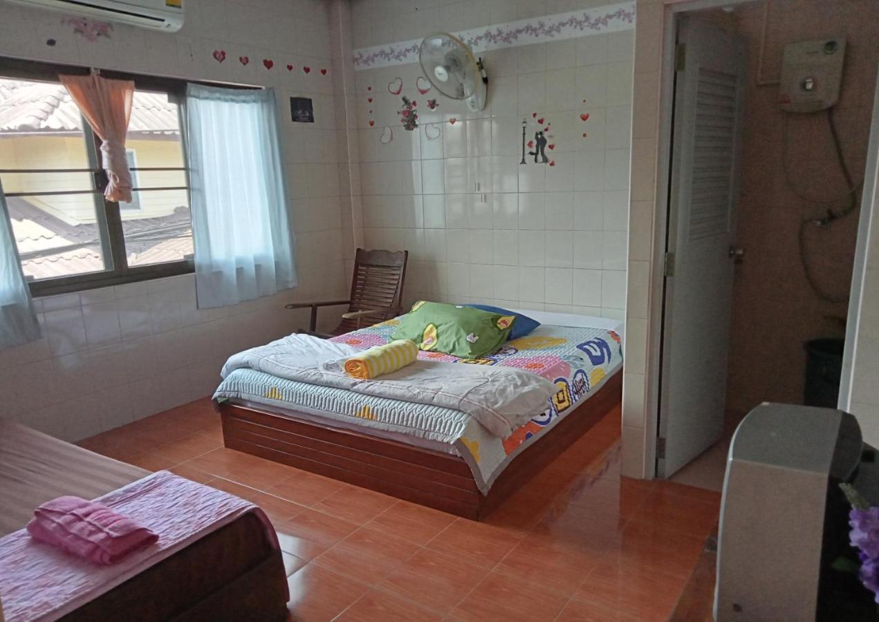 Np Guesthouse Trat Kültér fotó