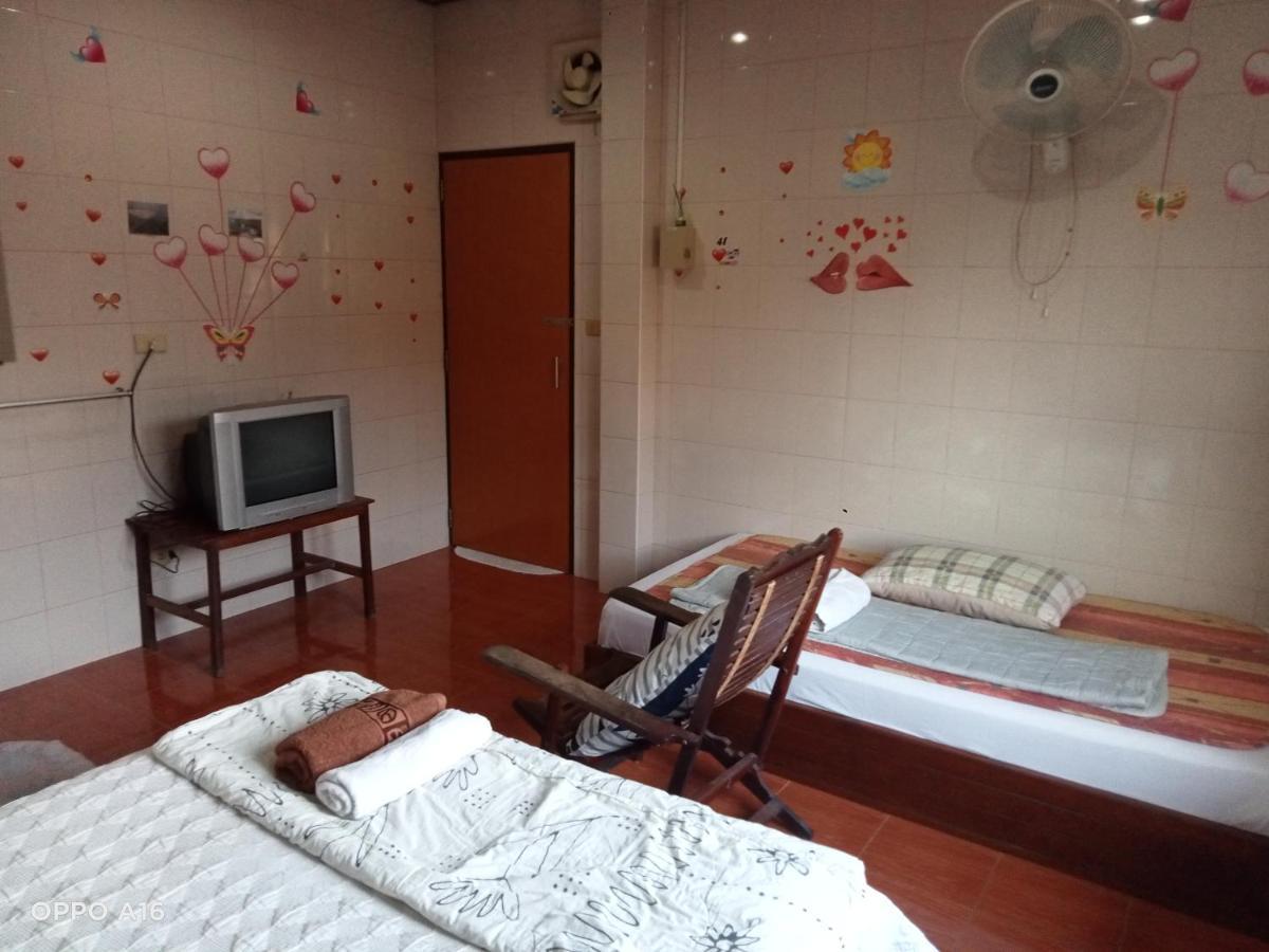 Np Guesthouse Trat Kültér fotó