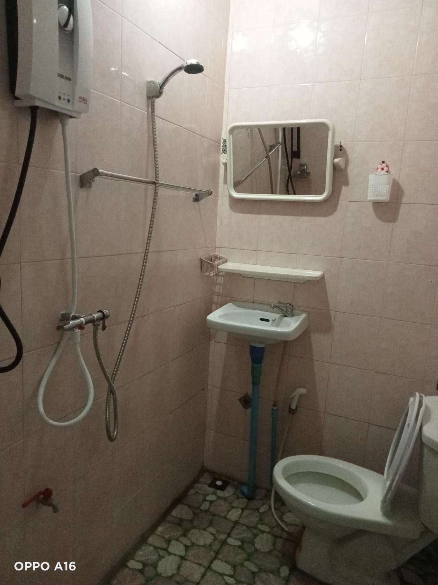 Np Guesthouse Trat Kültér fotó